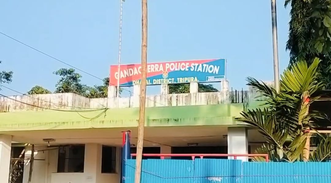 নাবালিকা যৌন নির্যাতনের অভিযুক্তকে গ্রেফতারে ব্যর্থ পুলিশ  