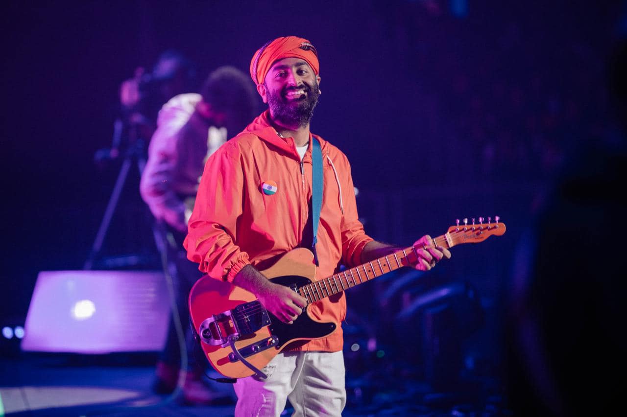 আচমকা অবসর ঘোষণা করলেন অরিজিৎ 