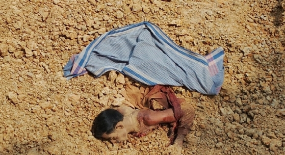 মাটির ধসে মর্মান্তিক মৃত্যু শ্রমিকের 