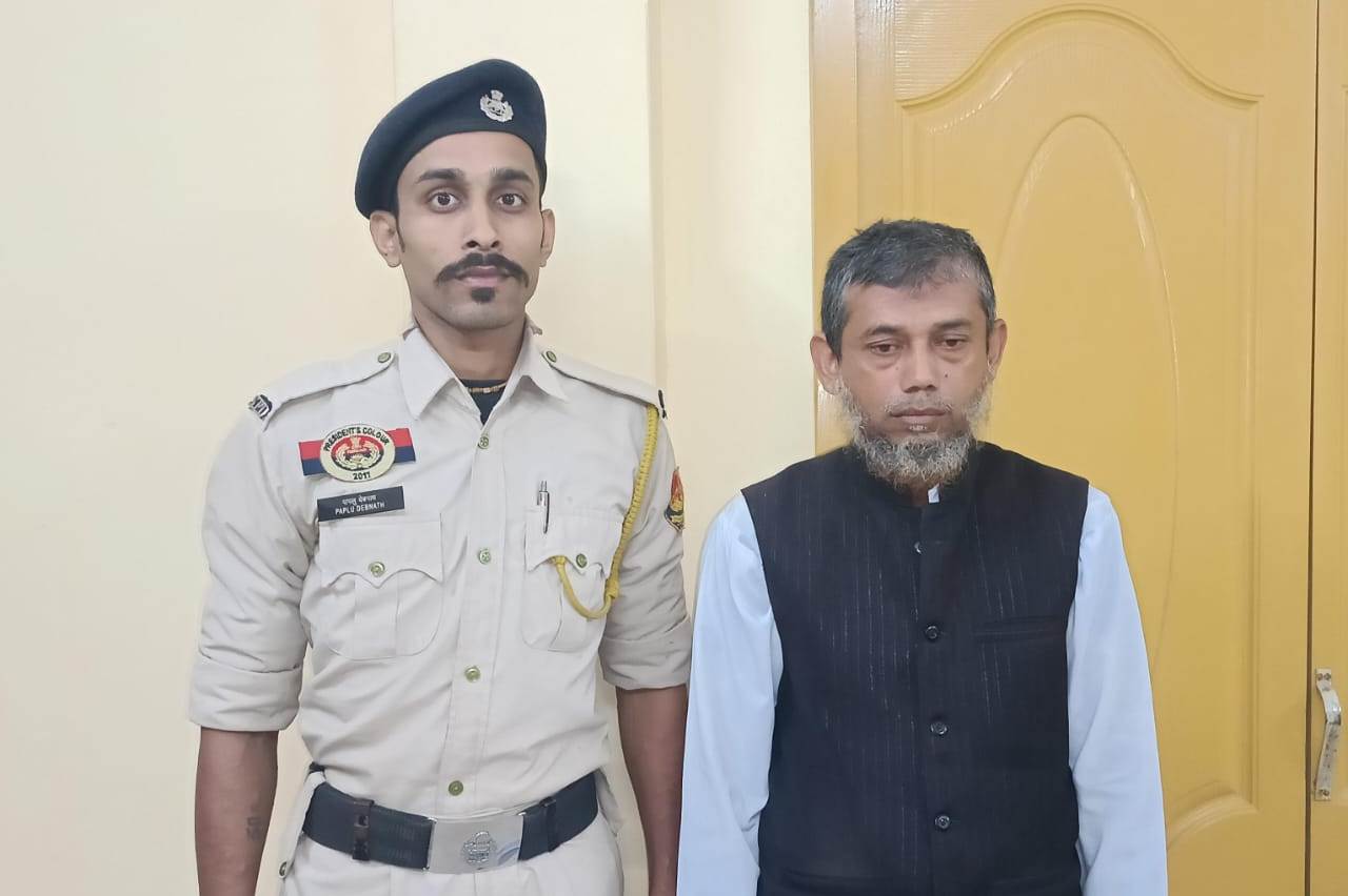 অবশেষে আটক নাবালিকা শ্লীলতাহানির অভিযুক্ত দলিল লেখক