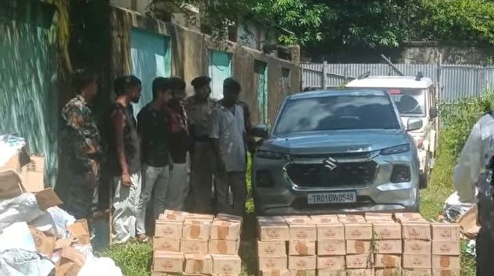 ব্যবসায়ীর বাড়িতে উদ্ধার ৩০ লক্ষাধিক টাকার এসকফ 