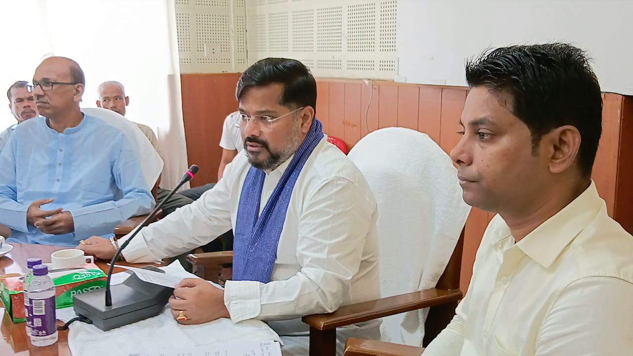 যানবাহন আটকে চাঁদা আদায় সম্পূর্ণভাবে বন্ধ করার বার্তা পরিবহনমন্ত্রীর 