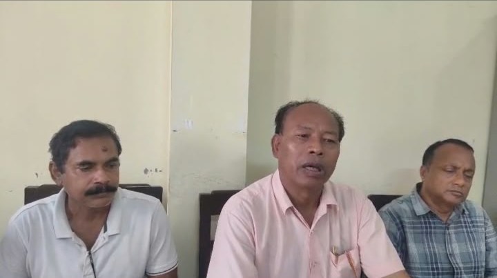 প্রার্থীদের মনোনয়ন ছিঁড়ে ফেলার দাবিতে সরব বামেরা    