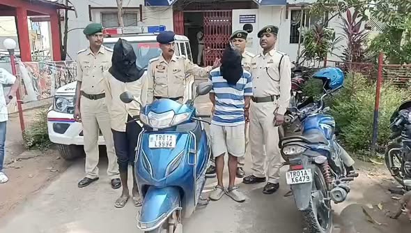 ফের সাফল্য পূর্ব থানার, ২৪ ঘণ্টার মধ্যে আটক দুই চোর, উদ্ধার স্কুটিও 