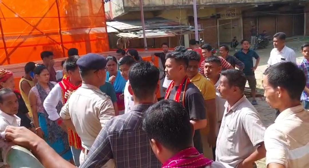 বিজেপির শক্তিকেন্দ্রে হামলা, মুখ্যমন্ত্রীর জনসভা ঘিরে উত্তেজনা
