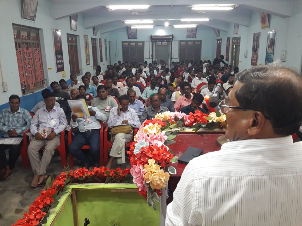 শ্রমিক স্বার্থে আপসহীন লড়াইয়ের ডাক মানিক দে'র