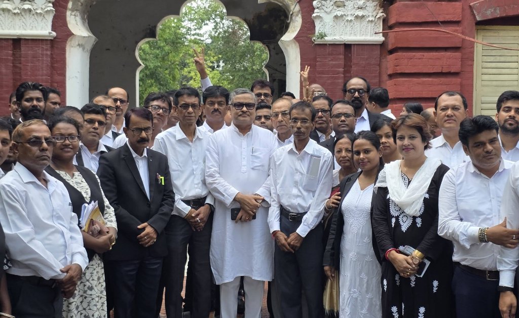 ত্রিপুরা বার নির্বাচনের প্রচারে ঝড় তুললেন সুবল 