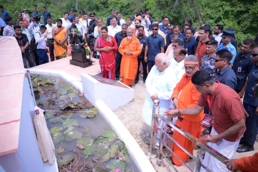 মোহনপুরে ‘মা সৌন্দর্য চিন্ময়ী’র মূর্তি প্রতিষ্ঠা