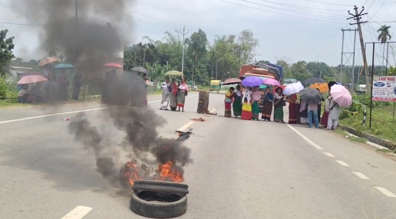 নির্বাচনোত্তর সন্ত্রাসে আটক অভিযুক্তদের মুক্তি চেয়ে জাতীয় সড়ক অবরোধ