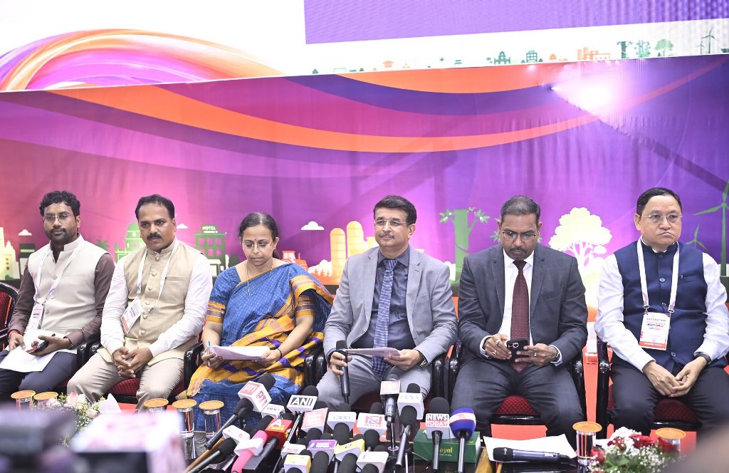 বিজনেস কনক্লেভে ১ লক্ষ কোটি টাকারও বেশি বিনিয়োগের প্রস্তাব