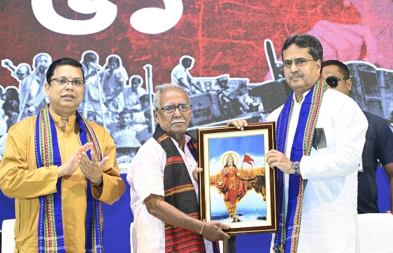 কংগ্রেসের মুখে মানায় না গণতন্ত্র রক্ষার কথা : মুখ্যমন্ত্রী 