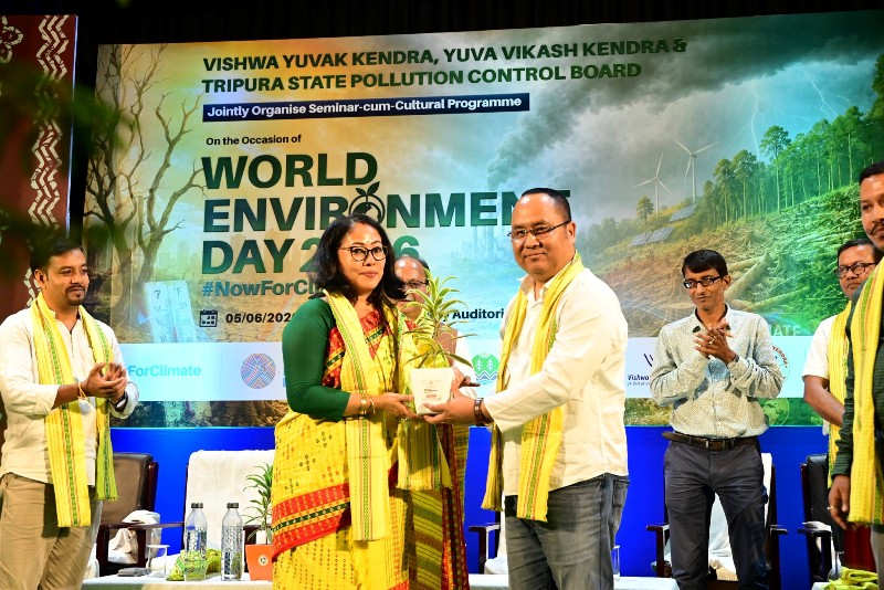 'প্রকৃতি আমাদেরকে অনুপ্রাণিত করে, জলবায়ুর জন্য, ভবিষ্যতের জন্য'
