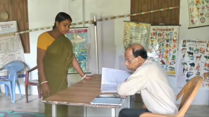 অঙ্গনওয়াড়ি কর্মীর অনিয়মে ক্ষোভে ফুঁসছেন সর্দার পাড়ার বাসিন্দারা