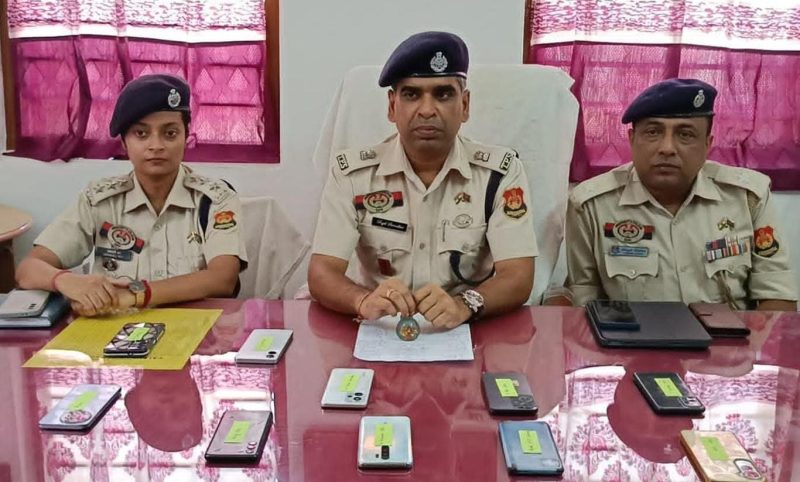 উদয়পুরে উদ্ধার ১০টি হারানো মোবাইল