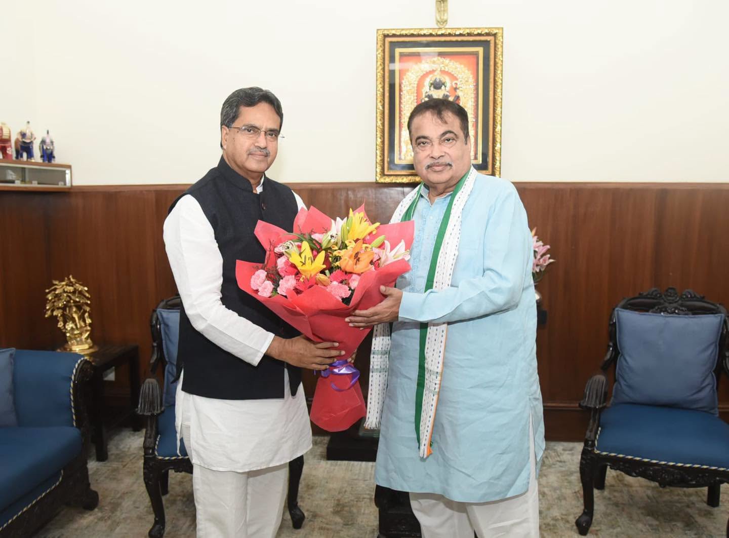 জাতীয় সড়ককে চার লেন করার অনুমোদন, কেন্দ্রীয় মন্ত্রীর সঙ্গে বৈঠকে মুখ্যমন্ত্রী 