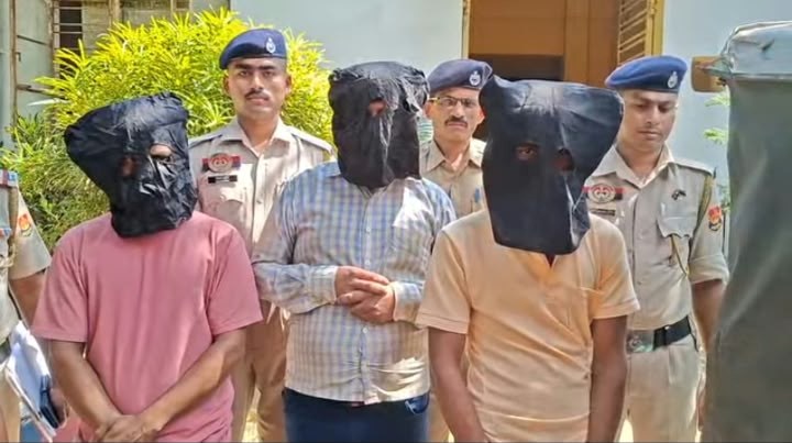 চুরি যাওয়া দুটি টমটম উদ্ধার, গ্রেফতার তিন অভিযুক্ত 