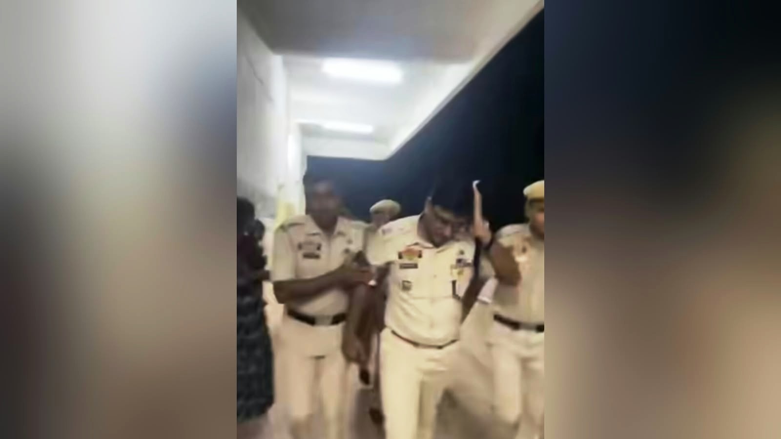 ভোটের দিনেই রণক্ষেত্র মহারানী, ভাঙচুর গাড়ি, রক্তাক্ত পুলিশ সুপার