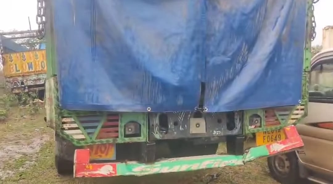 বাইপাসে রাবার বোঝাই ট্রাক ছিনতাই