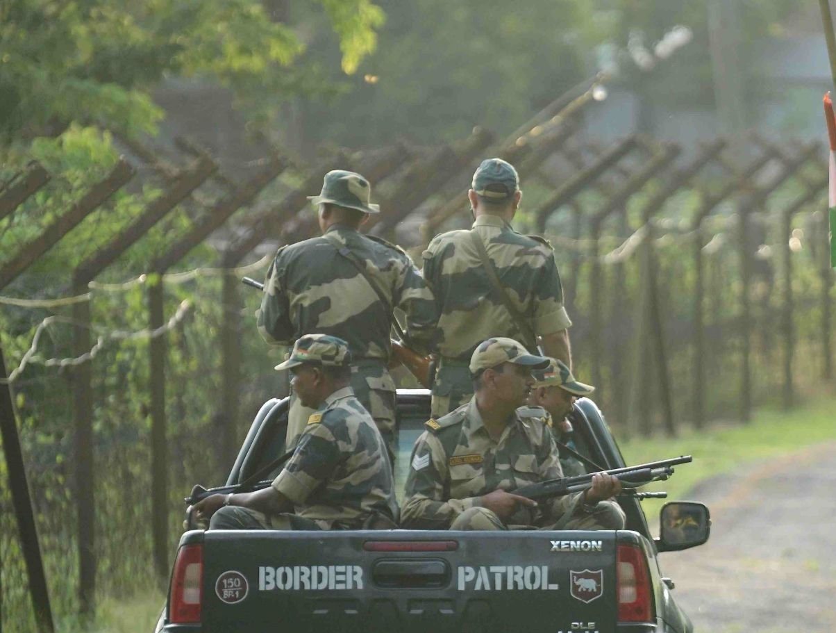 ভারত-বাংলাদেশ সীমান্তে চলাচলের ওপর বিধিনিষেধ জারি 