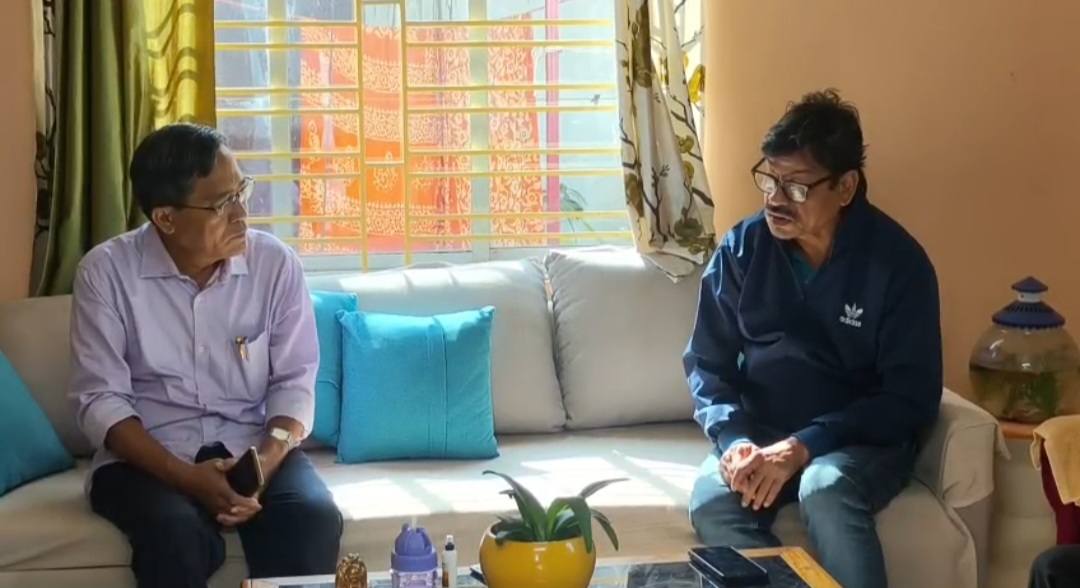 মৃত সপ্তর্ষির বাড়িতে বিরোধী দলনেতা 