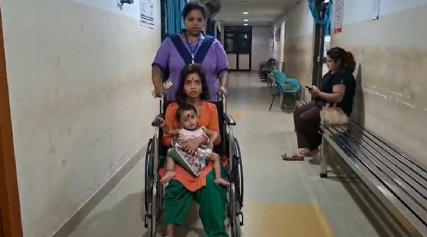 স্বামীর পরকীয়ায় বাঁধা দিতেই মাথা ফাটল স্ত্রীর 