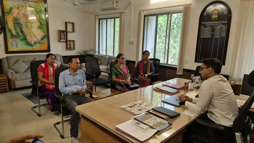 মহিলা নেত্রীকে লাথি কান্ডে এসপি'র দ্বারস্থ টিম রঞ্জিত 