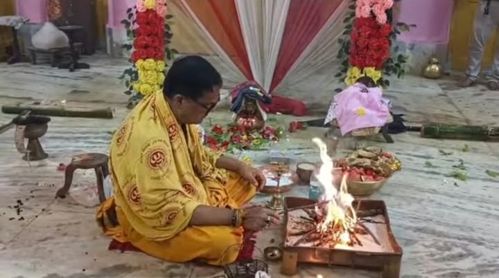 জন্মাষ্টমীতে কাঠামখিলি পূজা, দুর্গাবাড়িতে শারদোৎসবের সূচনা