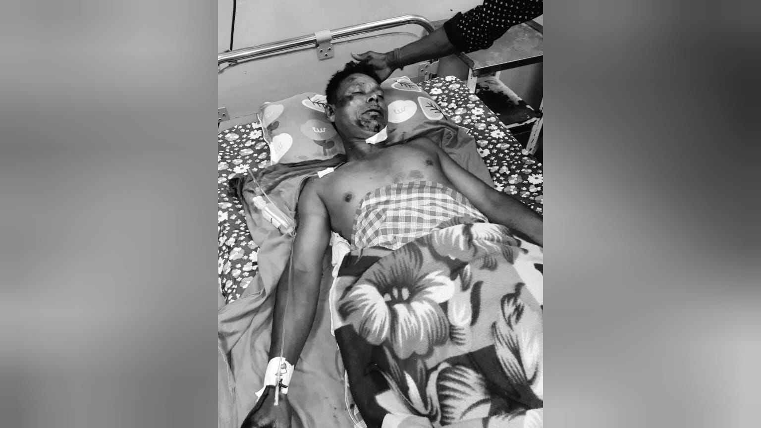 যান সন্ত্রাসের বলি সুপরিচিত 'পচা আচার' বিক্রেতা 