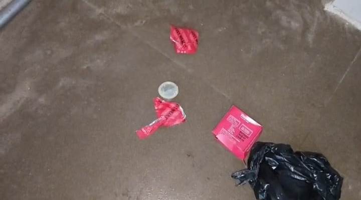 হাসপাতালের বাথরুমে আপত্তিকর সামগ্রীর ছড়াছড়ি 