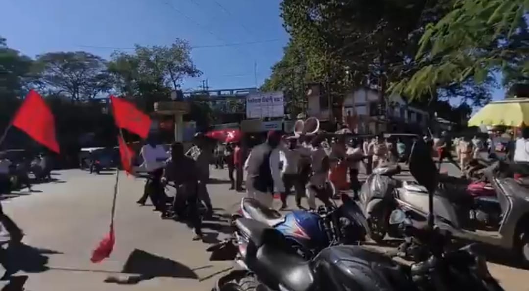 লাগামহীন সন্ত্রাস ধর্মনগরে, দর্শকের ভূমিকায় পুলিশ