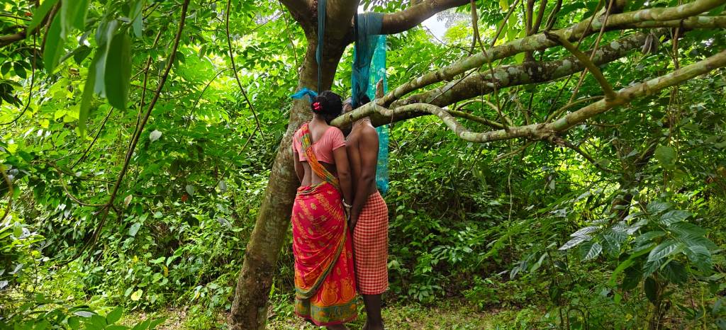 অবৈধ প্রেমের করুণ পরিণতি, জঙ্গলে আত্মঘাতী প্রেমিক যুগল