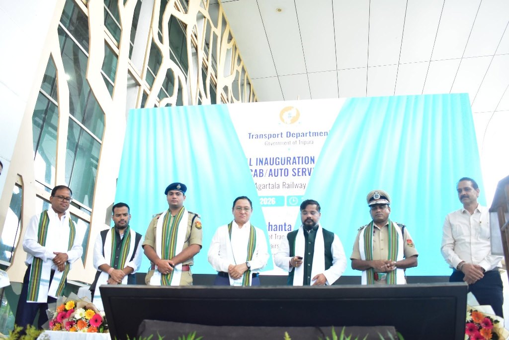 আগরতলা বিমানবন্দরে চালু অ্যাপ-ভিত্তিক ক্যাব ও এআই চালিত পর্যটন তথ্যকেন্দ্র 