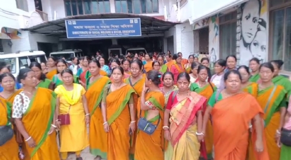নিয়মিতকরণের দাবিতে ফের সরব অঙ্গনওয়াড়ি কর্মীরা