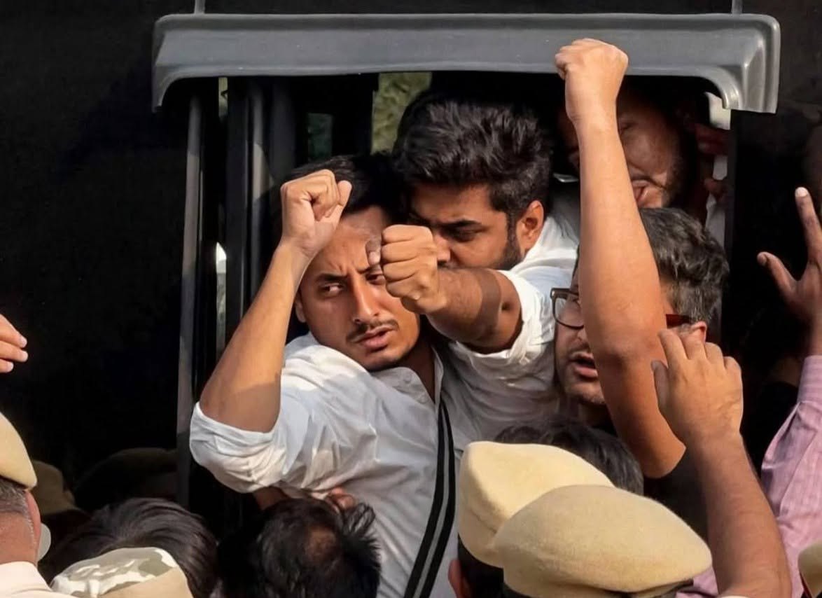 প্রধান নির্বাচন কমিশনারের পদত্যাগের দাবিতে উত্তাল রাজধানী