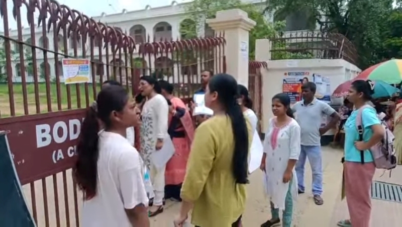 জয়েন্ট এন্ট্রান্স পরীক্ষায় বসতে পারেনি ৮ থেকে ১০ জন ছাত্রছাত্রী